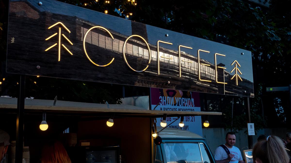 Около 40 кафе и ресторанов появилось в центре Петербурге с начала года