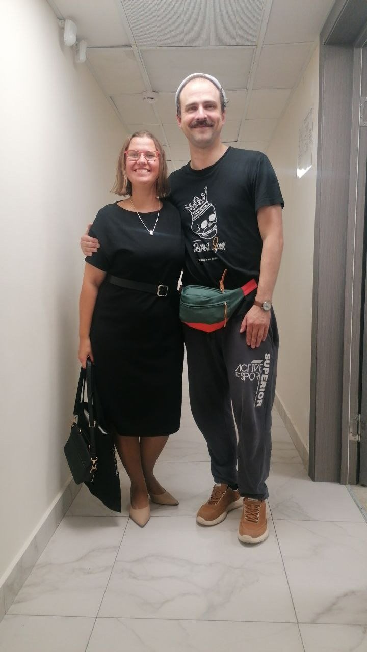 Организатор гастролей Марина Дуркина и актёр Алексей Знаменский. Фото предоставлено Мариной Дуркиной