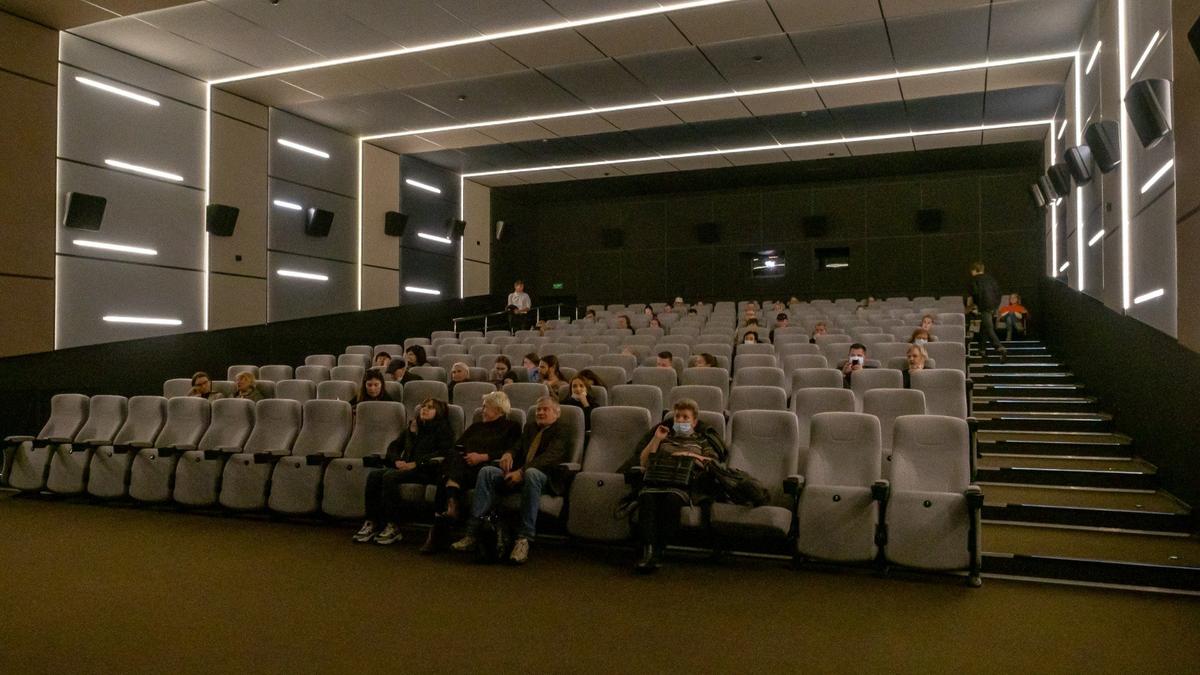 Суд обязал кинокомпанию вернуть деньги за неснятый фильм «Храни меня, мой инстаграм*!»