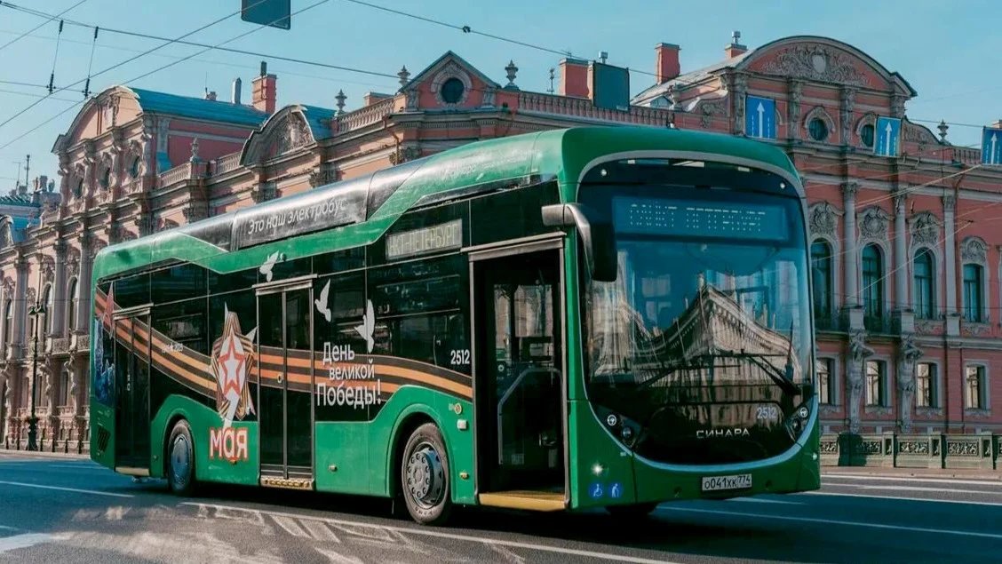 Фото: Смольный