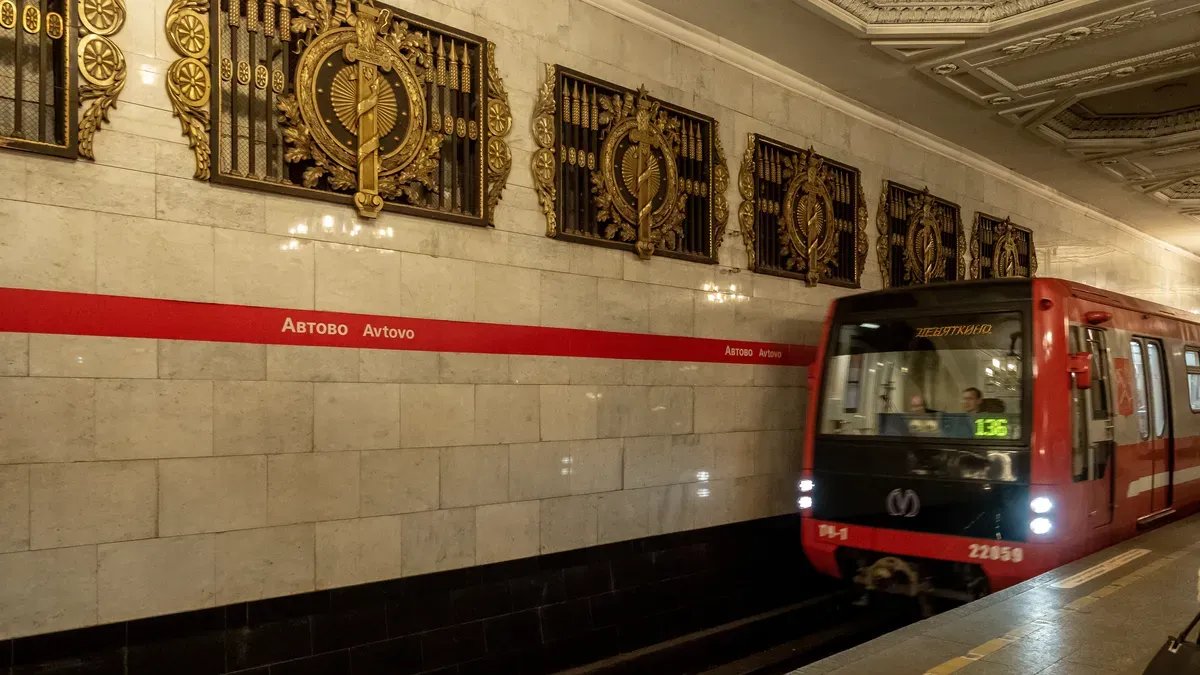 «Заслуженно»: Петербургский метрополитен ответил Илону Маску, оценившему красоту станции «Автово»