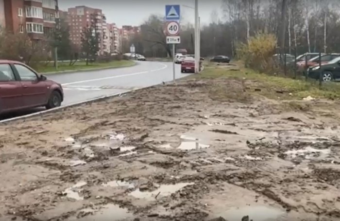 Жители Кронштадта жалуются на разбитые дороги после транспортировки подлодки