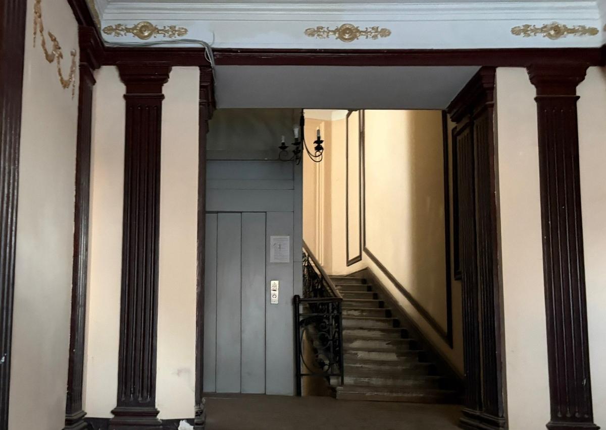 Парадная в доме на улице Блохина, 20. Фото: Валерия Шимаковская / MR7