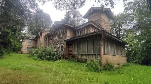 Дачу Лесснера в Озерках по программе «Рубль за метр» восстановит индивидуальный предприниматель