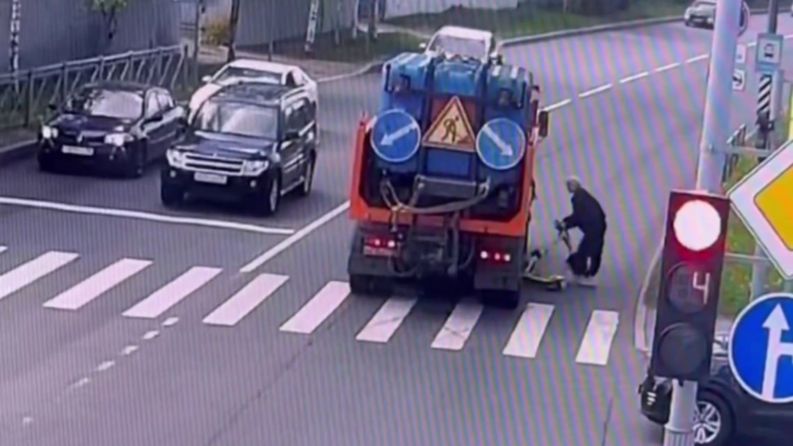 Скриншот видео: ГУ МВД по Петербургу и Ленобласти