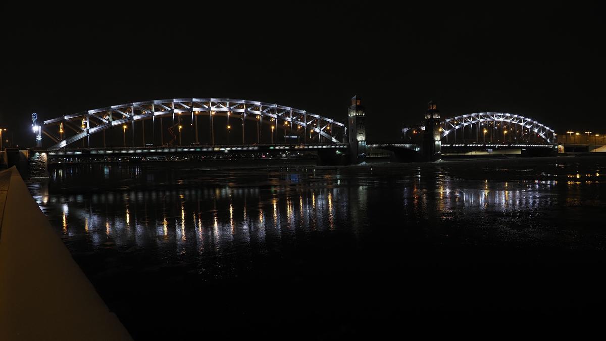 Мост Александра Невского разведут в ночь на 10 марта