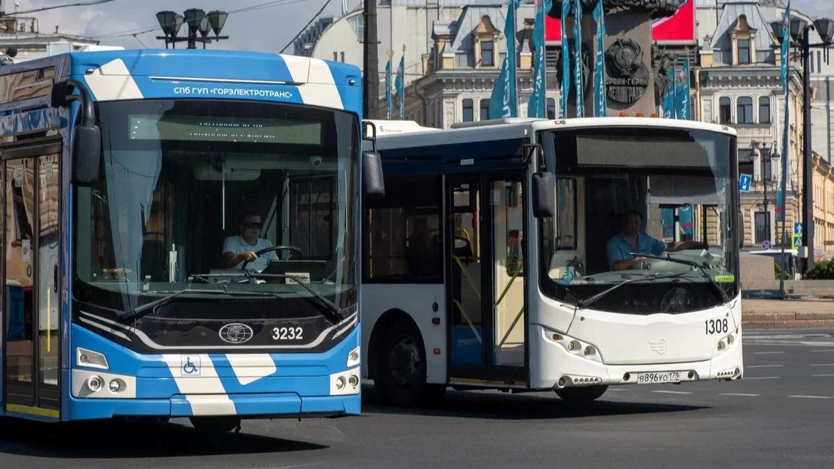 Петербуржцы жалуются на духоту в общественном транспорте
