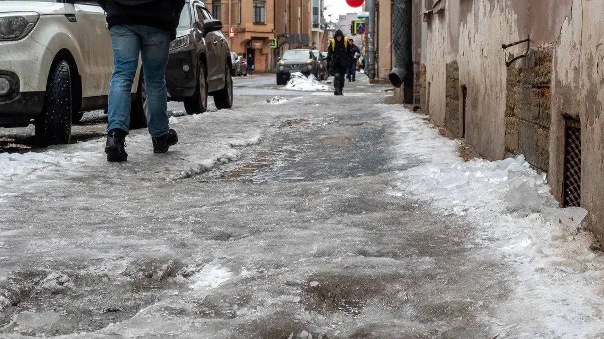 Прокуратура потребовала выплатить пенсионеру 800 тысяч рублей за падение на льду