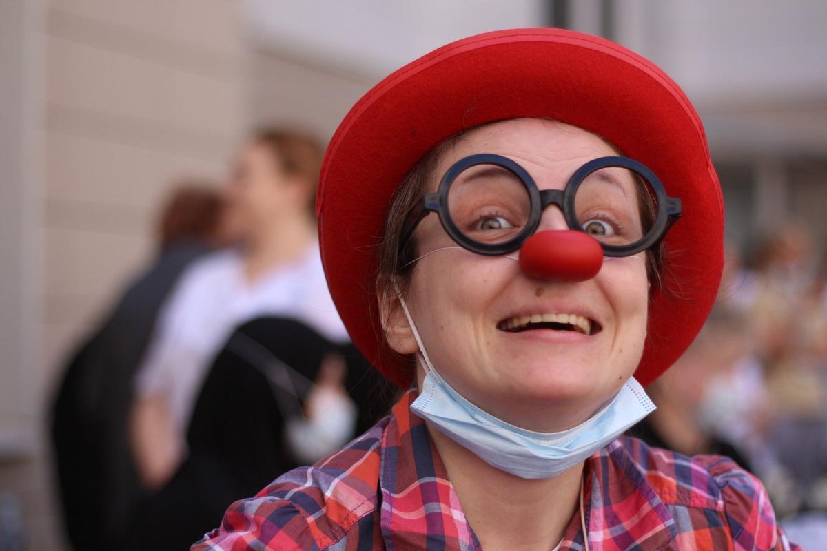 Фото: АНО «Центр развития медицинской клоунады «ЗДЕСЬ С ТОБОЙ».