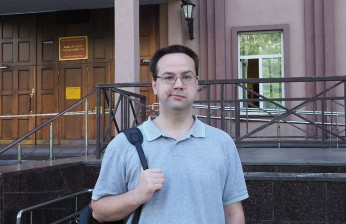 Борис Романов всё ещё не приходит в суд и остаётся на свободе