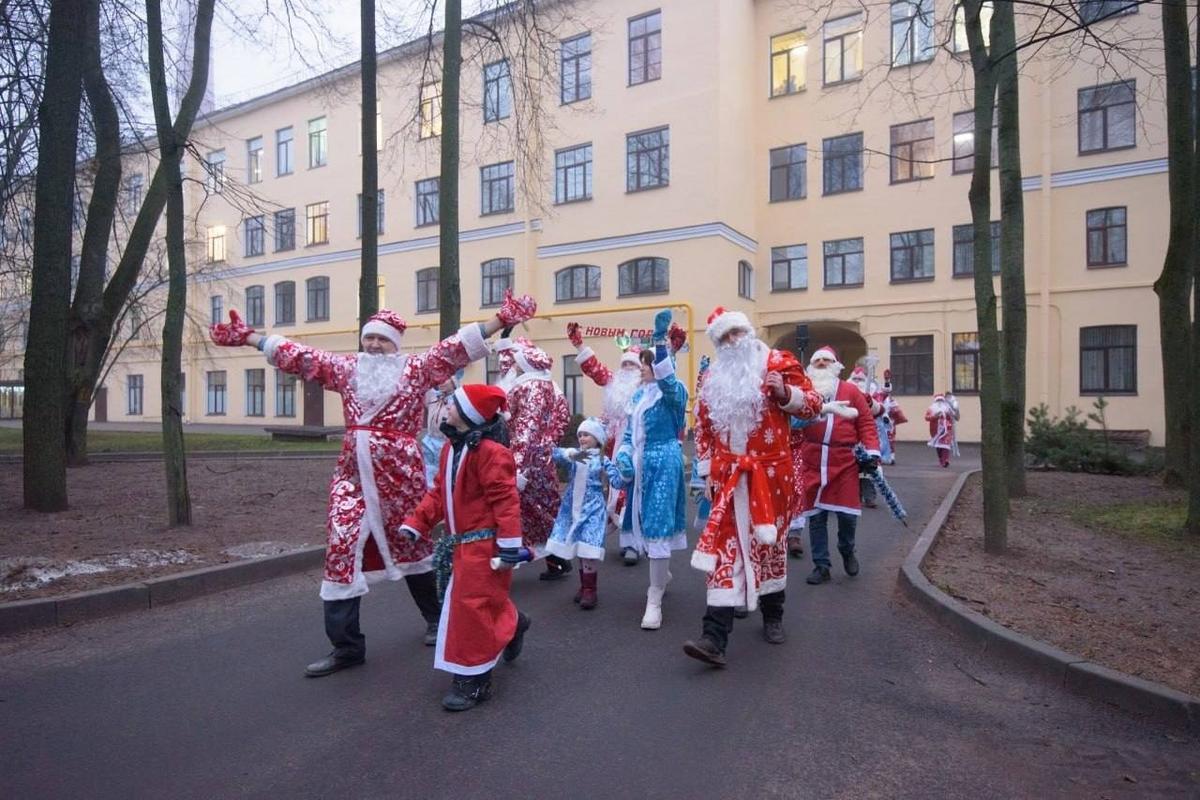 Новогодний парад Дедов Морозов. Фото: АНО «Созидатели»