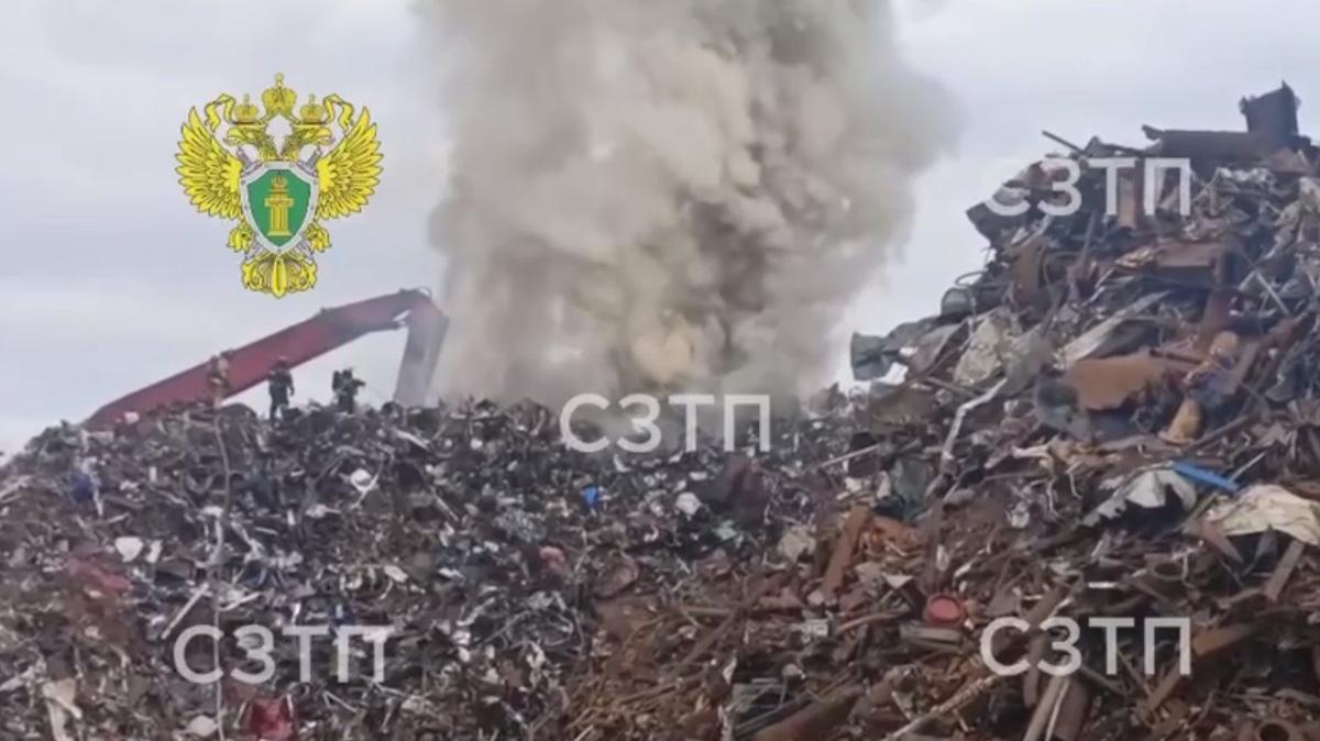 На территории Морского порта в Петербурге произошел пожар