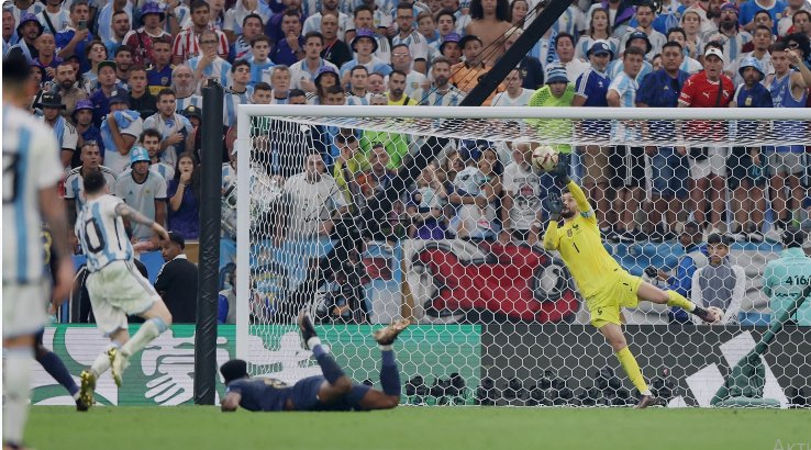 Аргентина в серии пенальти выиграла Кубок мира по футболу. Фото: FIFA.com