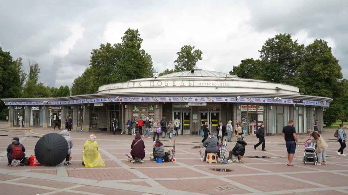 Приостановлен снос вестибюля станции «Парк Победы»: метрополитен упрекает градозащитников в срыве сроков работ
