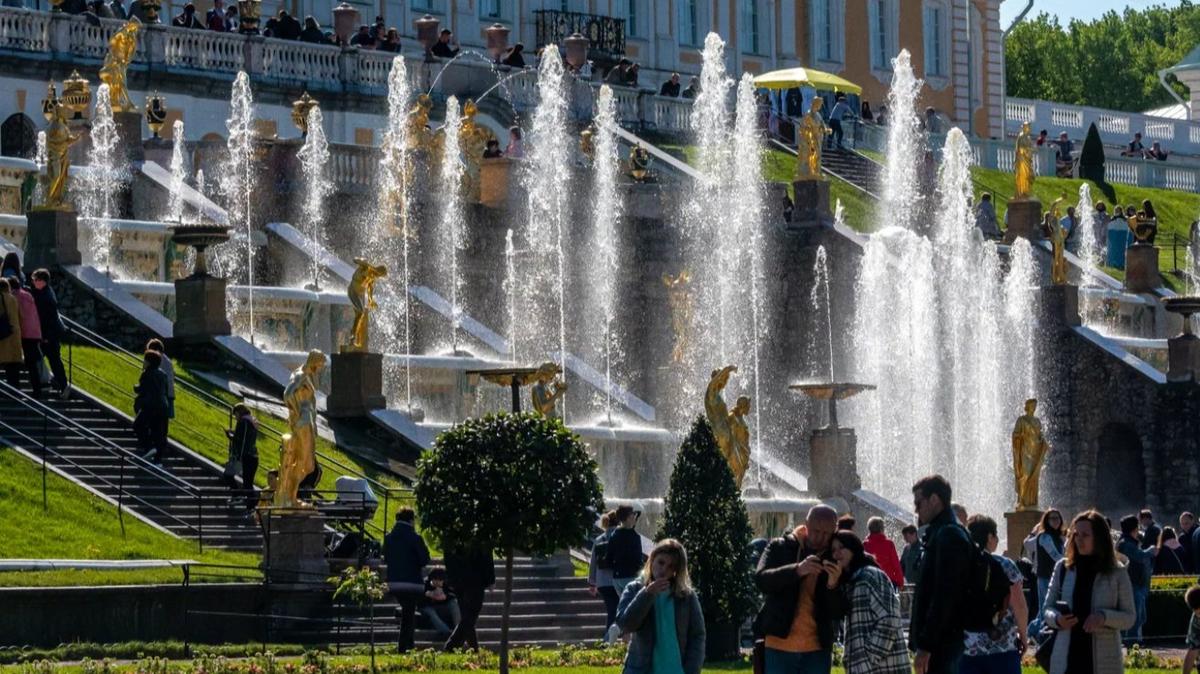 Фонтаны Петергофа были запущены в тестовом режиме