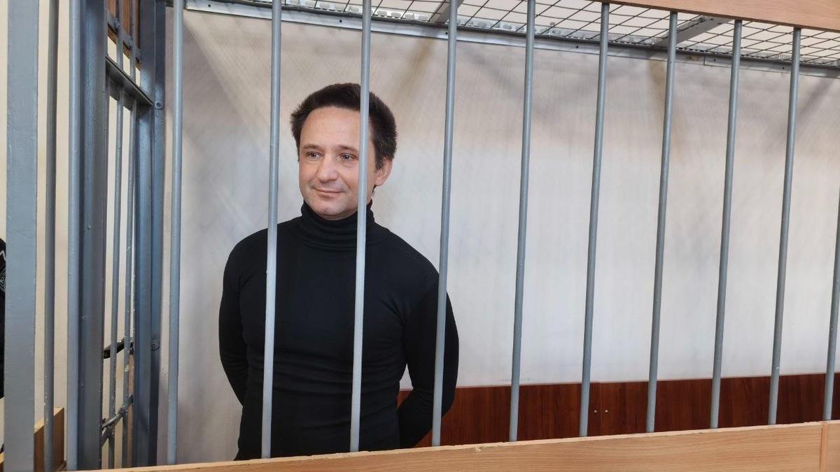 Шесть лет за один пост: прокуратура запросила срок обвиняемому в «фейках об армии» музыканту и экскурсоводу