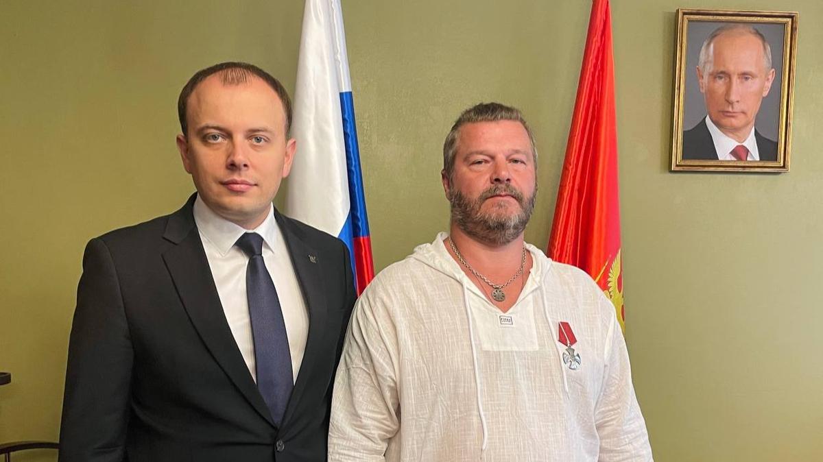 «Жемчужному прапорщику» с тремя условными сроками за спиной вручили орден Мужества