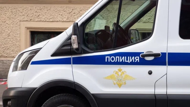 Погром остановки на улице Партизана Германа обернулся задержанием для петербуржца