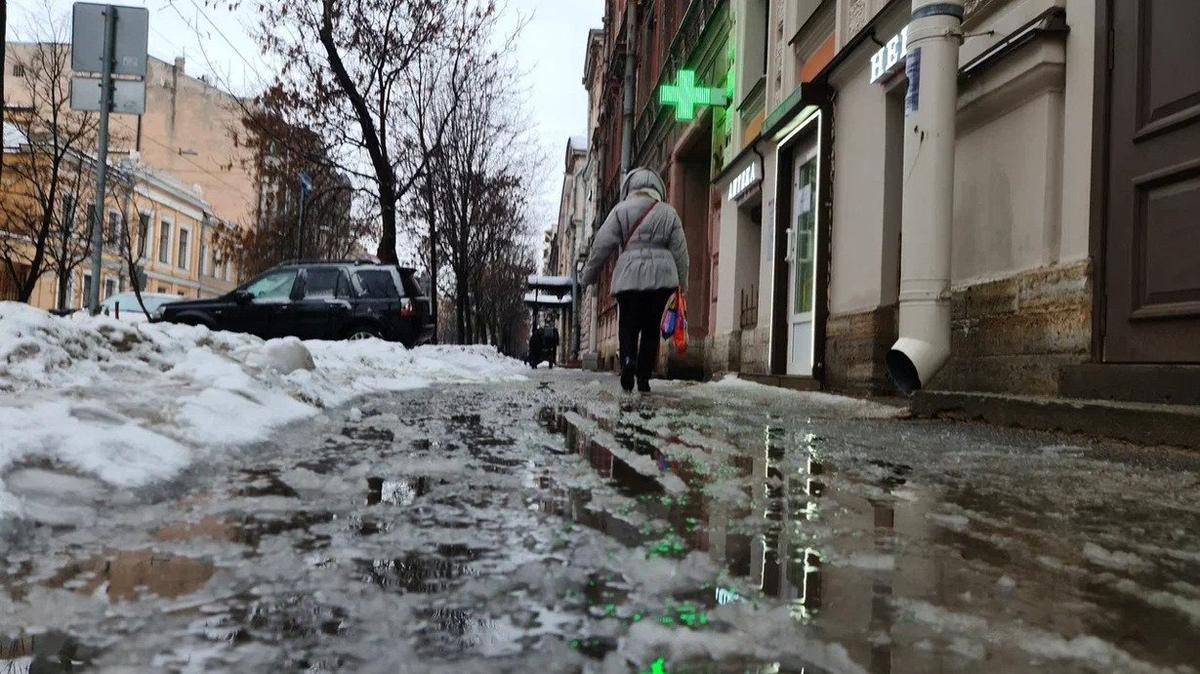 Пенсионерка отсудила у коммунальщиков 200 тысяч рублей за неудачное падение на льду