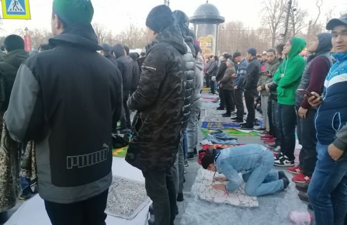 Мусульмане Петербурга отмечают Ураза-байрам
