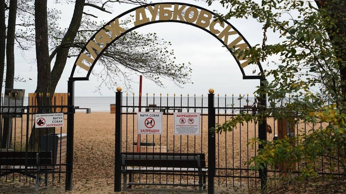 Благоустройство «ушло в песок» — как выглядят недостроенные пляжи в Курортном районе