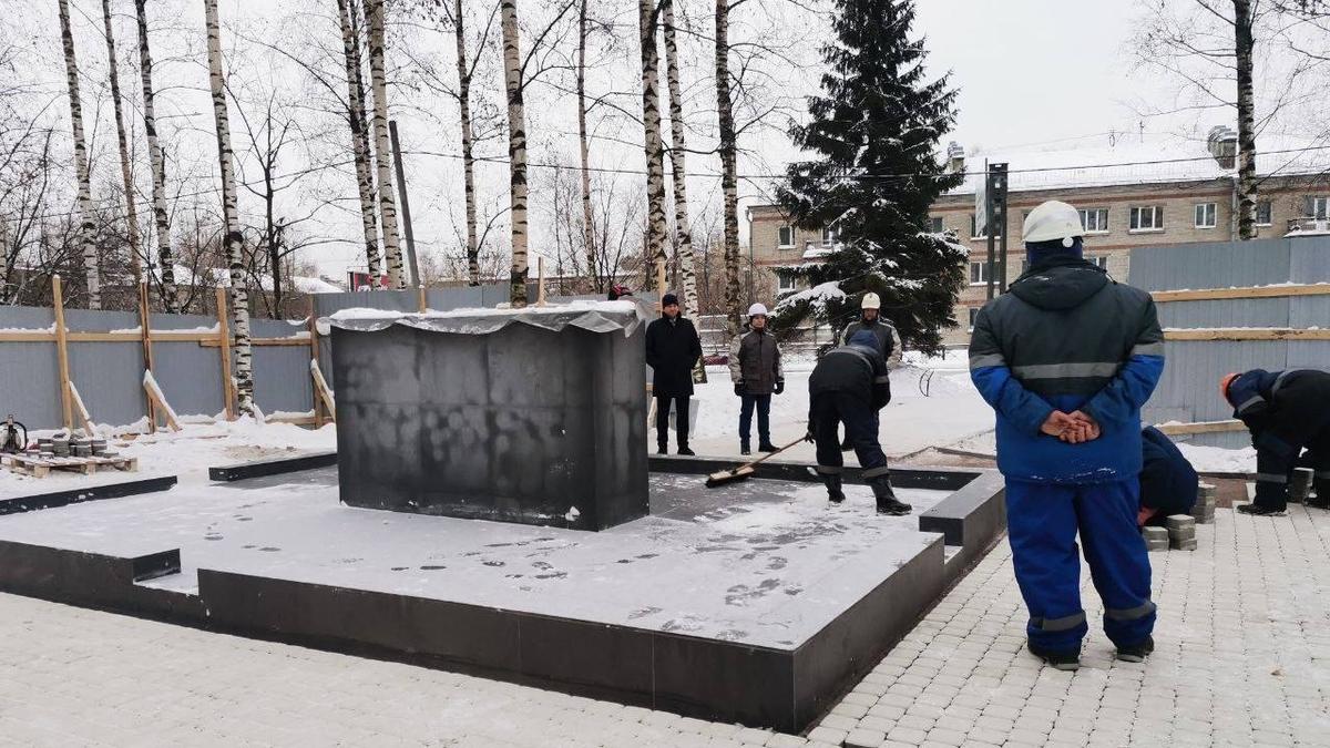 Обновление памятника рабочим в Ручьях закончат до конца 2023 года