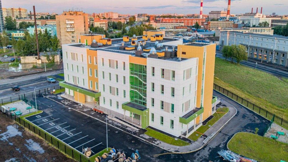На Полюстровском проспекте построили новую детскую поликлинику