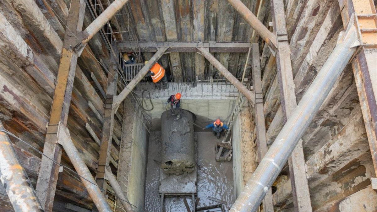 Строительство коллектора на Петровском острове выполнили на 50%