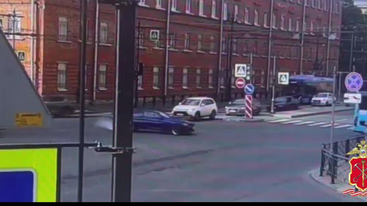 Скриншот видео: МВД по Петербургу и Ленобласти