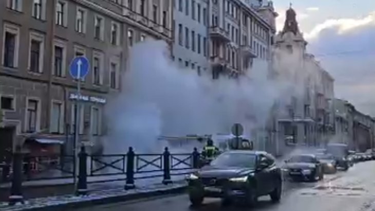 На Московском у Сенной прорыв горячей воды
