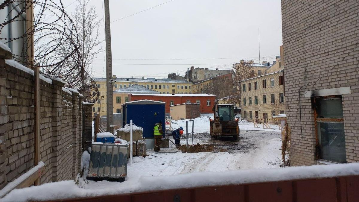 У дома Устинова на улице Егорова вновь заметили тяжёлую технику — Новости  Санкт-Петербурга › МР7.ру