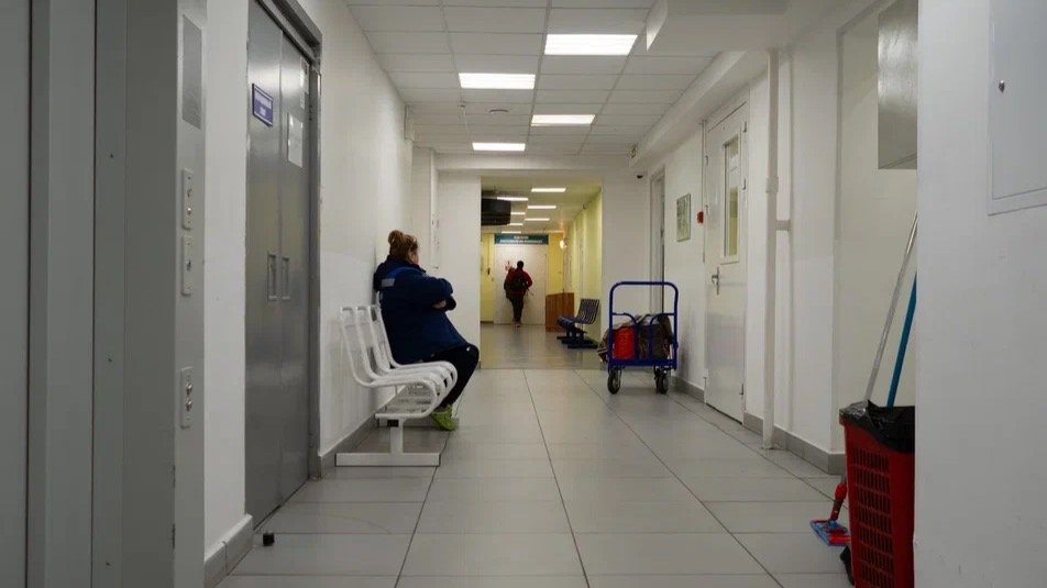 В Петербурге подросток впал в кому после падения с высоты