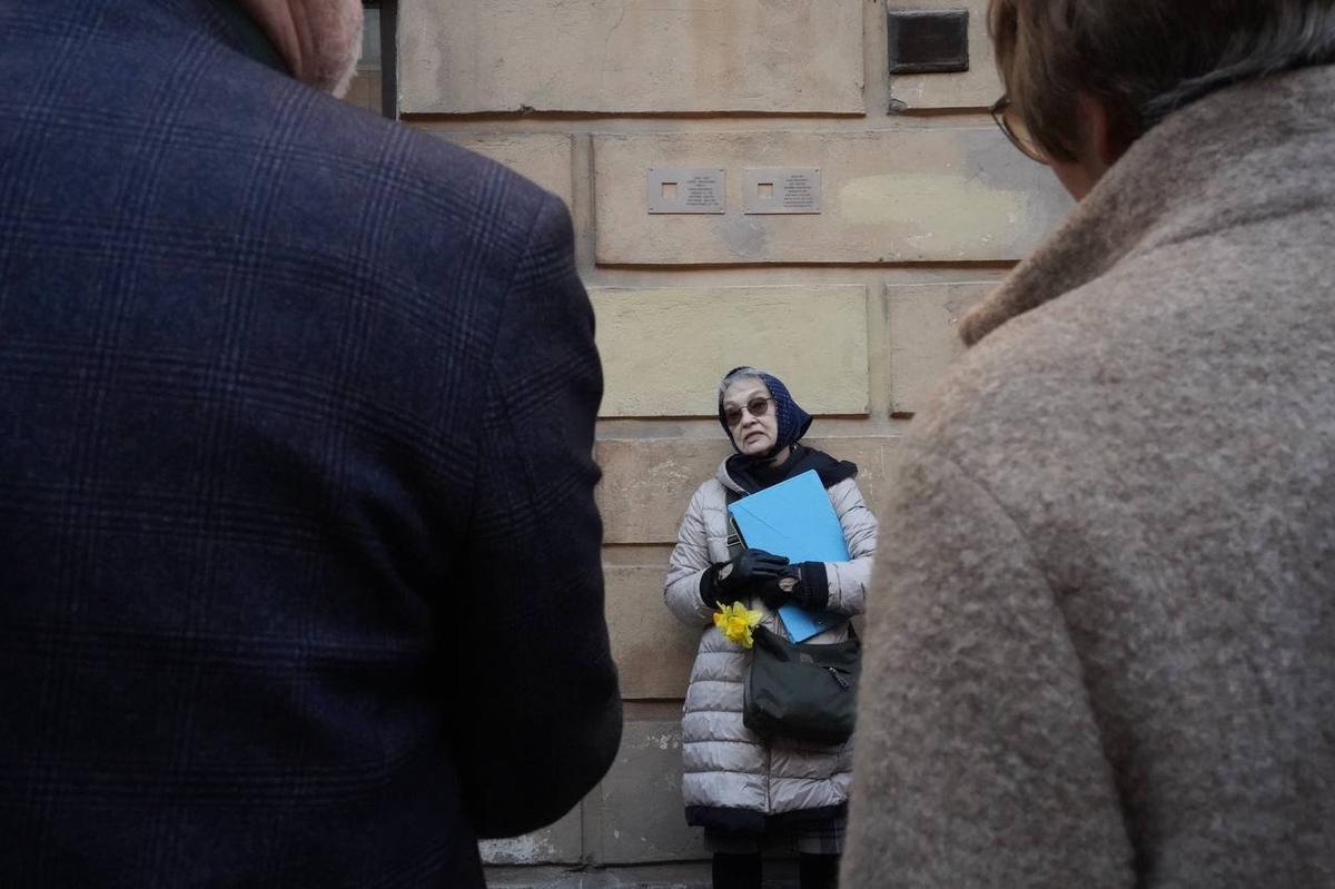 Инициатор установки таблички Фёдору Фогт-Витлоку Ольга Краснощёкова. Фото: Павел Борисенко / MR7