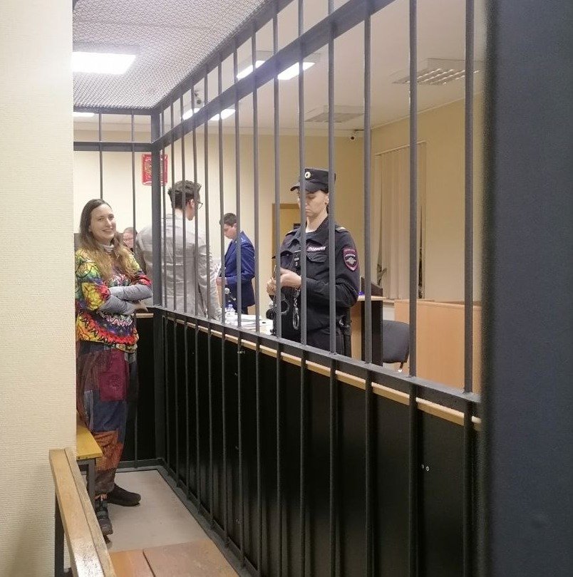 На время долгих судебных заседаний Скочиленко не позволяют брать с собой воду. Фото: Елена Михина / MR7