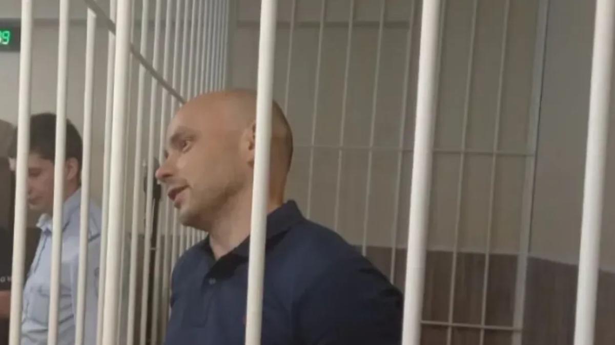 У Гостиного двора задержали пикетчика с плакатом в поддержку Пивоварова