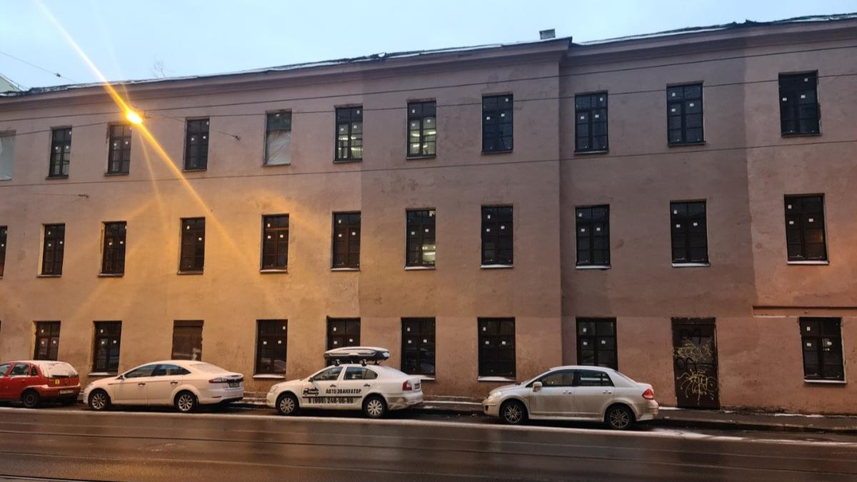 Бывшие Вульфовские бани на Петроградской стороне начали реставрировать