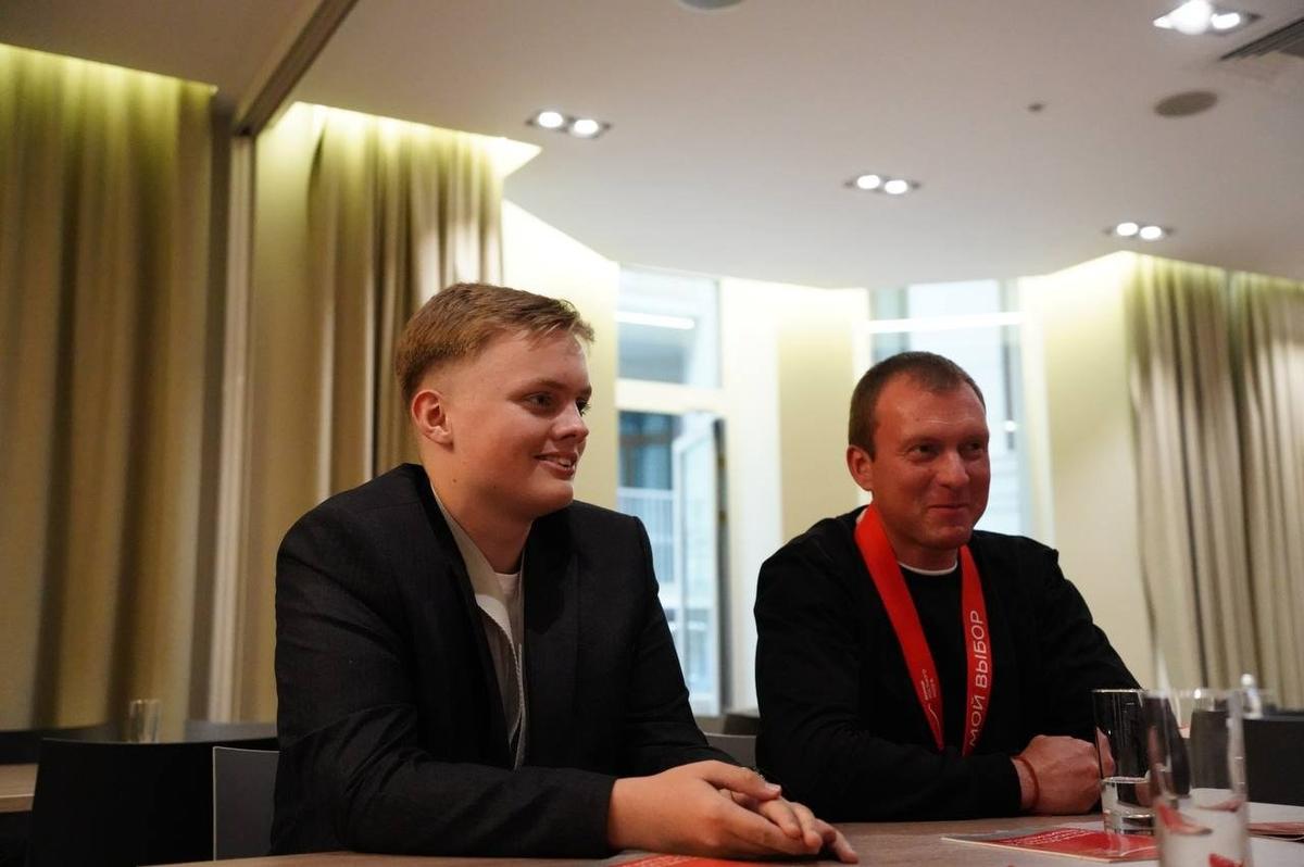 Реципиент Максим Веселов (слева) и донор Дмитрий Соколов. Фото: Павел Борисенко / MR7