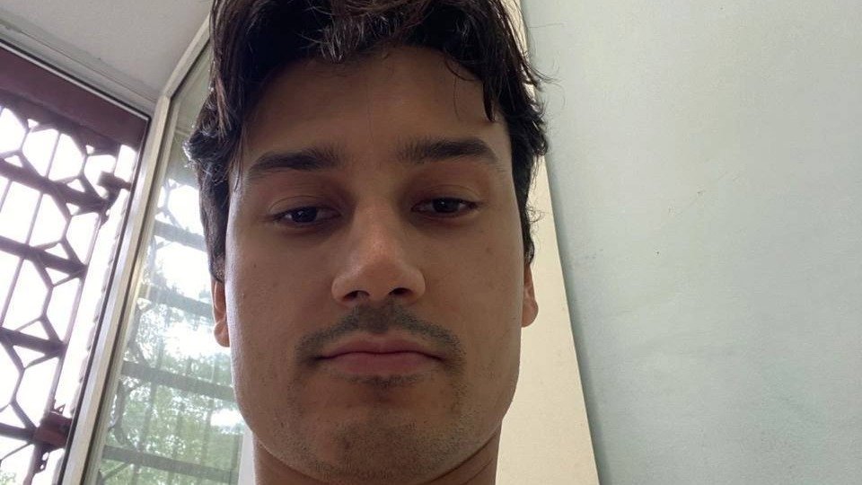 Депутата областного ЗакСа Апостолевского пока отпустили из суда — слушания по делу о «демонстрации экстремистской символики» продолжатся завтра