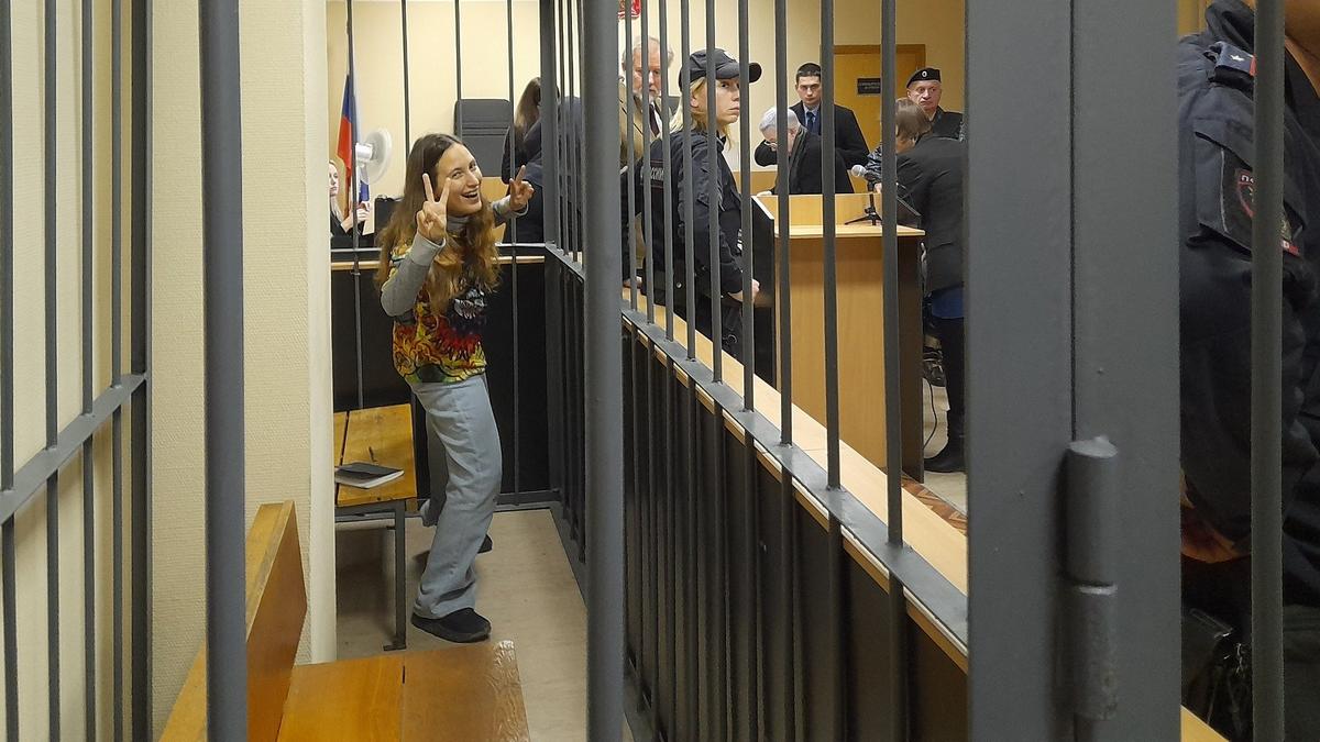 В суде по делу Саши Скочиленко показали ранее неизвестную её листовку — и попытались найти «мотив ненависти и вражды»