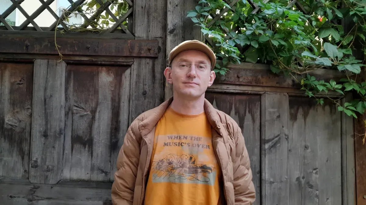 Один из участников фестиваля — режиссёр Борис Павлович. Фото: Анна Мотовилова / MR7