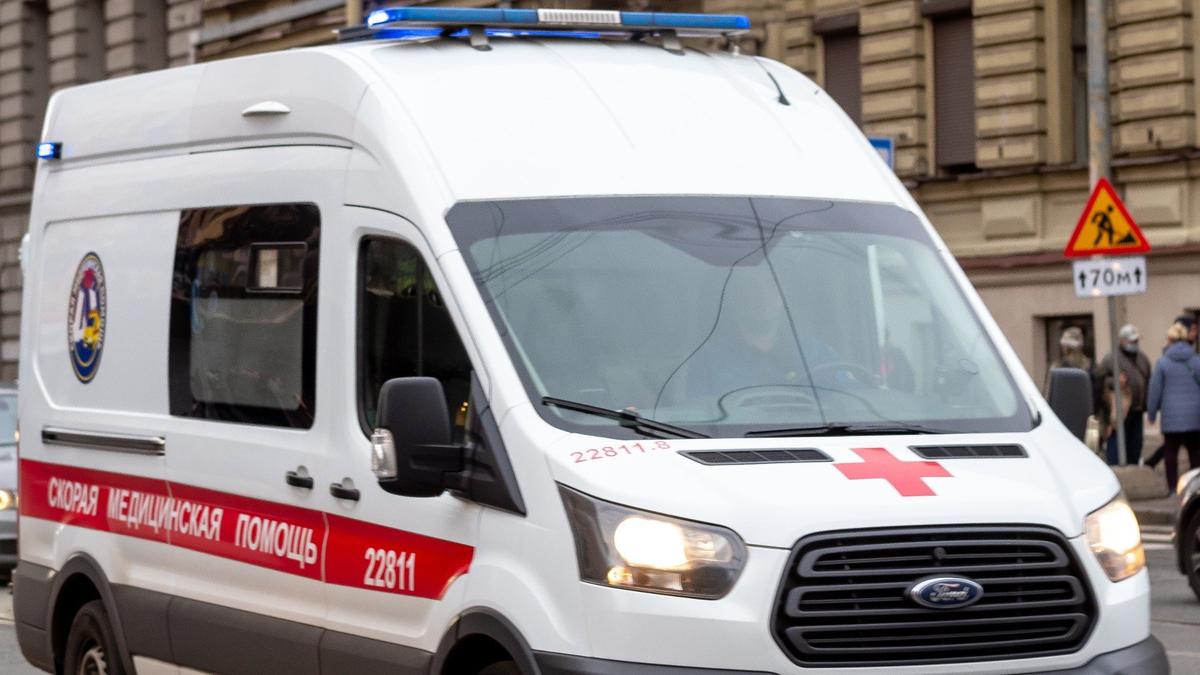 Петербуржец попал в больницу после дорожного конфликта. В него стреляли четверо
