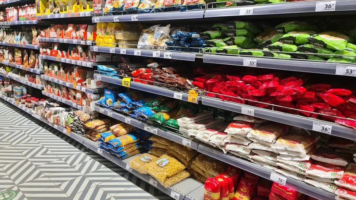 Цена минимальной продуктовой корзины в Петербурге выросла до 8,1 тысячи рублей