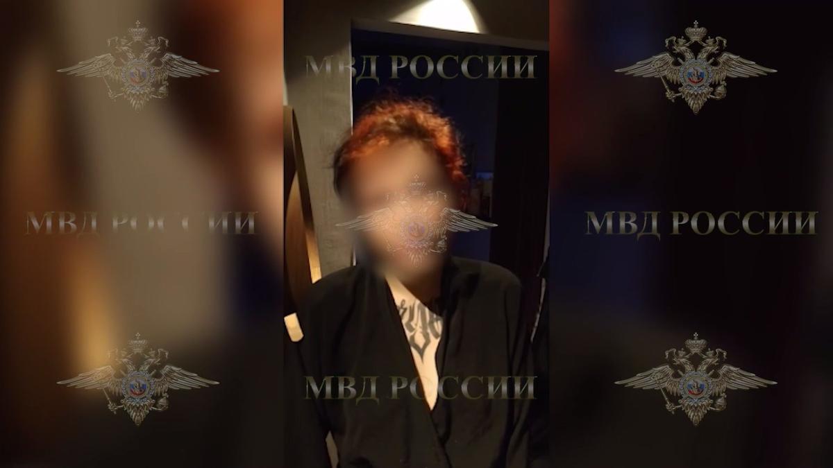 Треш-блогершу и её подругу-оператора задержали после видео с надругательством над российским паспортом
