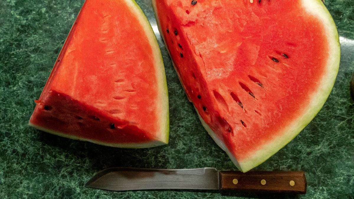 Суд арестовал на два месяца петербуржца, ударившего ножом продавца арбузов из-за отказа сделать скидку