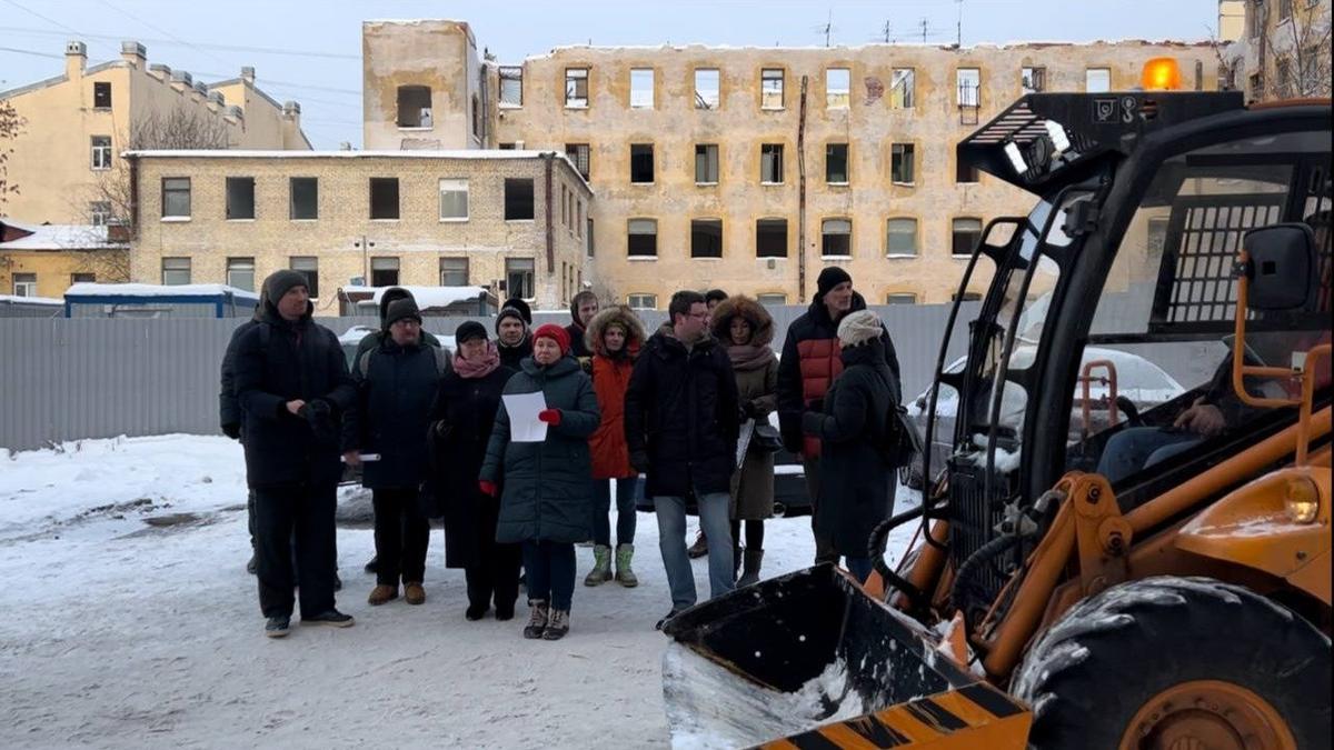 Петербуржцы обратились к Путину и Патрушеву с просьбой спасти дом Устинова