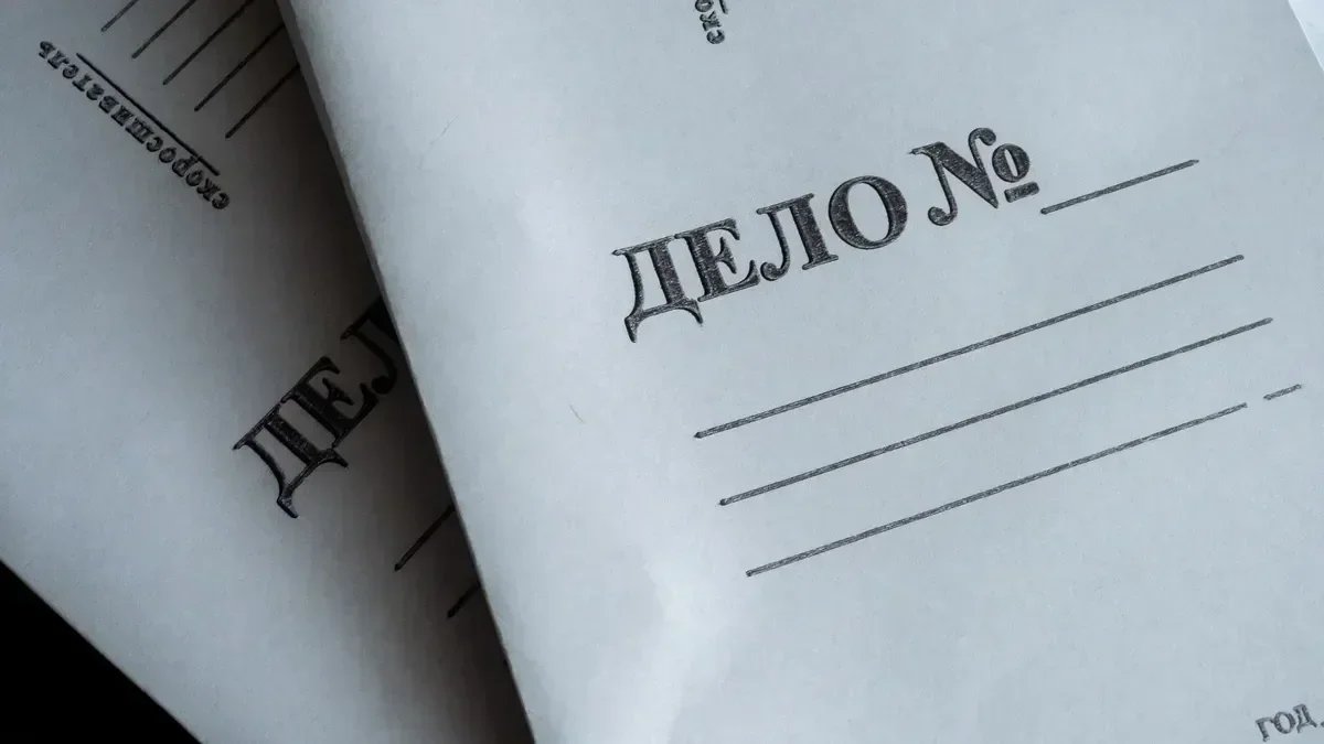 «Позолотила ручку» на полмиллиона рублей: женщина судится с «целителем», обещавшим снять с неё порчу