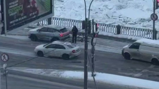 Скриншот видео: «Мегаполис»