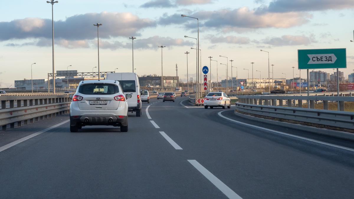 Полосы на двух участках КАД перекроют с 17 по 20 апреля для уборки смёта