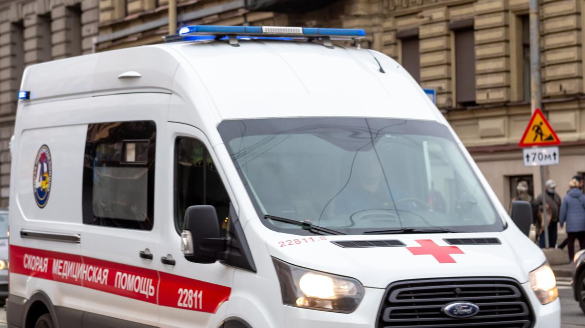 Подросток запутался в гамаке в квартире на улице Бутлерова и впал в кому