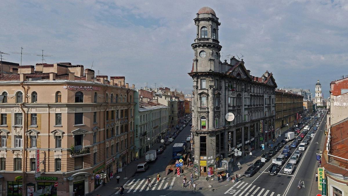 Петербурженка пожаловалась в СК на нарушения мигрантов в коммуналке на  Загородном проспекте